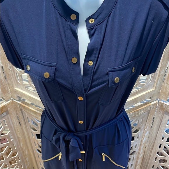 🎉HOST PICK 11.2025🎉Michael Kors Navy and Gold Button Down Maxi Dress Size XS - Picture 4 of 15